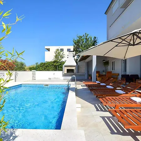In With Private Swimming Pool, Be Inside Or Outside Ferienhaus Podstrana