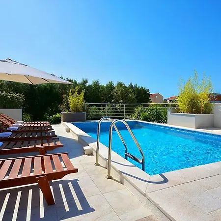 In With Private Swimming Pool, Be Inside Or Outside *