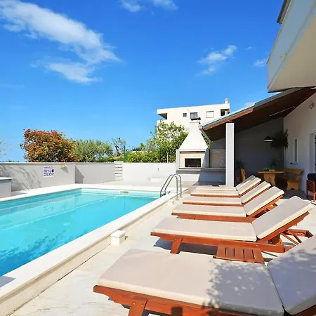 In With Private Swimming Pool, Be Inside Or Outside Ferienhaus Podstrana
