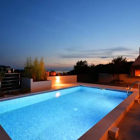 In With Private Swimming Pool, Be Inside Or Outside Ferienhaus *