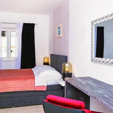 In With Private Swimming Pool, Be Inside Or Outside Ferienhaus Podstrana