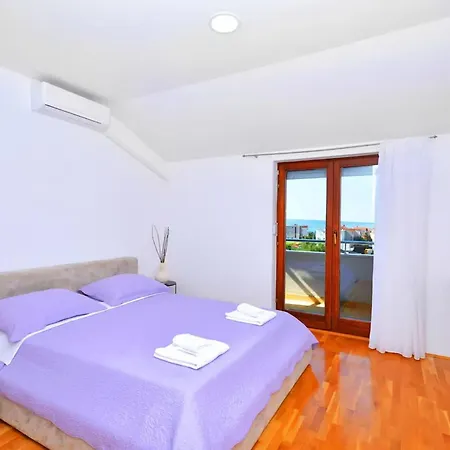 In With Private Swimming Pool, Be Inside Or Outside Podstrana