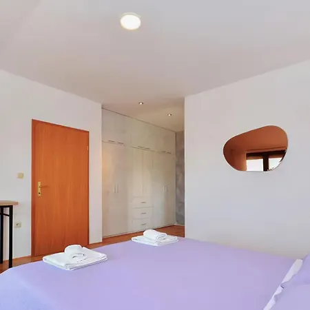 In With Private Swimming Pool, Be Inside Or Outside Ferienhaus