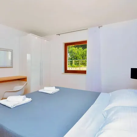 In With Private Swimming Pool, Be Inside Or Outside Ferienhaus